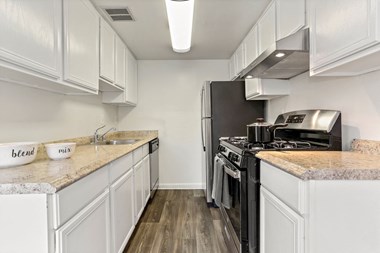 4309 Duke Street Studio-3 Beds Apartment for Rent - Photo Gallery 1