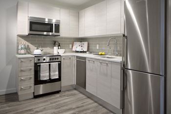Kitchen Appliances at 1305 Dock Street, Maryland, 21231 
