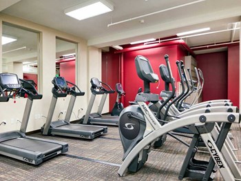10 N Calvert Street Studio-2 Beds Apartment for Rent - Photo Gallery 3