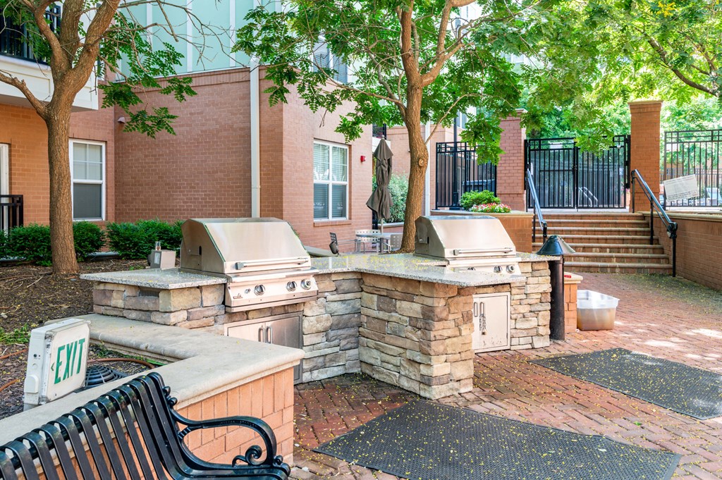 Community Grilling Station at 800 Carlyle, Alexandria, VA, 22314
