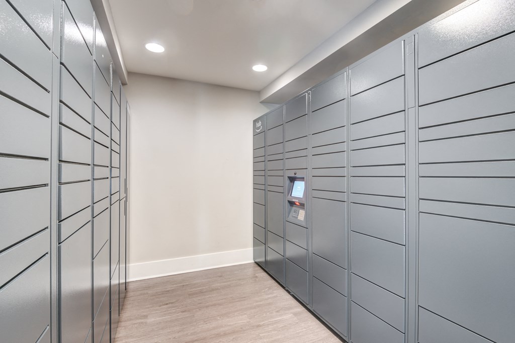 Package Locker at 800 Carlyle, Alexandria