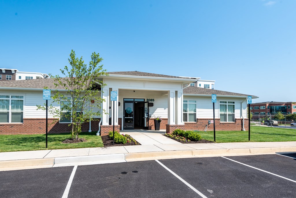 Leasing office avenue grand apartments White Marsh, MD 21236