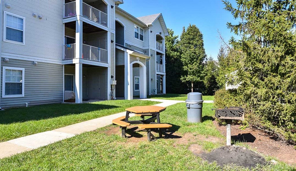 Outdoor Picnic Area with Scenic Views at The Fields of Manassas, Virginia, 20109