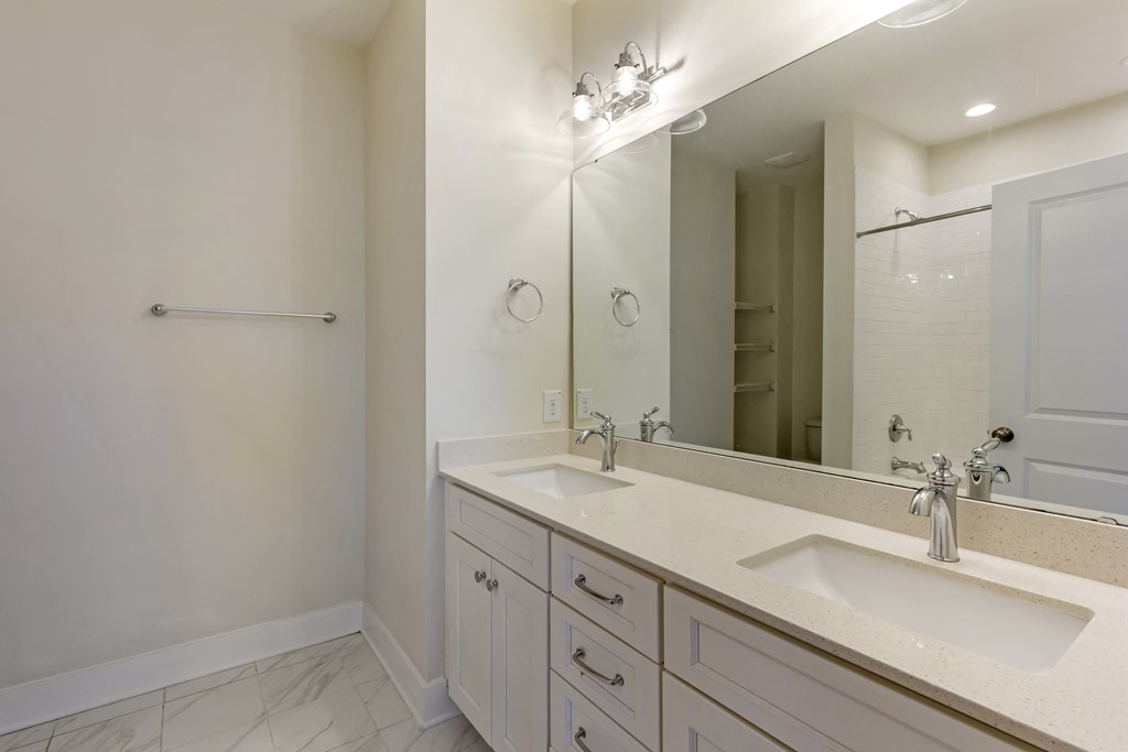 Bathroom With Vanity Lights at Waverly Place, North Charleston, SC