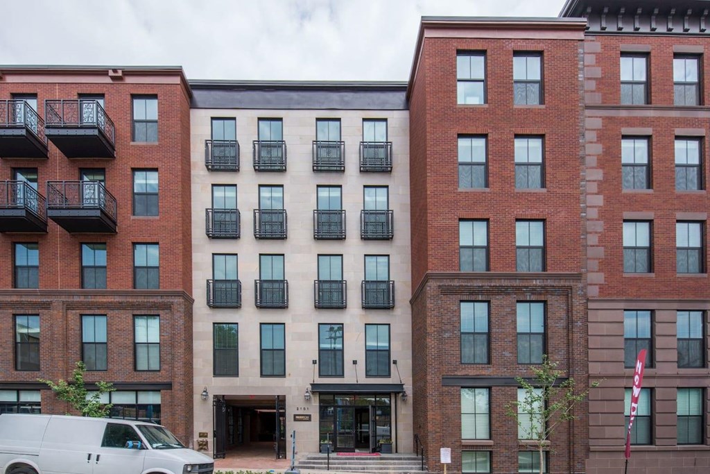 the building in which the hotel is located