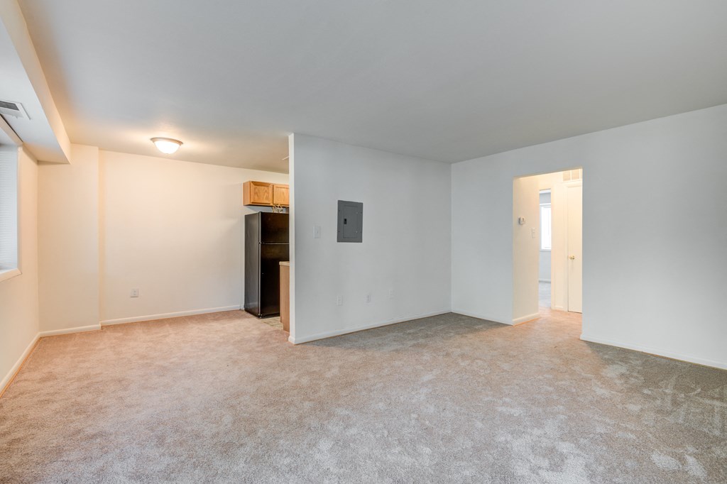 Unfurnished Living Area at The Fields of Alexandria, Alexandria, VA, 22304