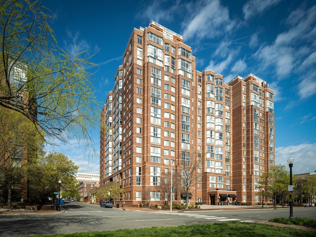 a large apartment building on the corner of a city streetat Lincoln Old Town, Alexandria, VA 22314