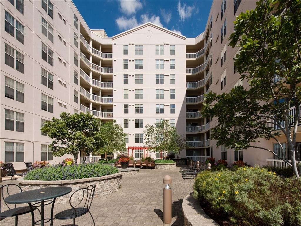 Outdoor Living at The Redwood, Baltimore, 21201