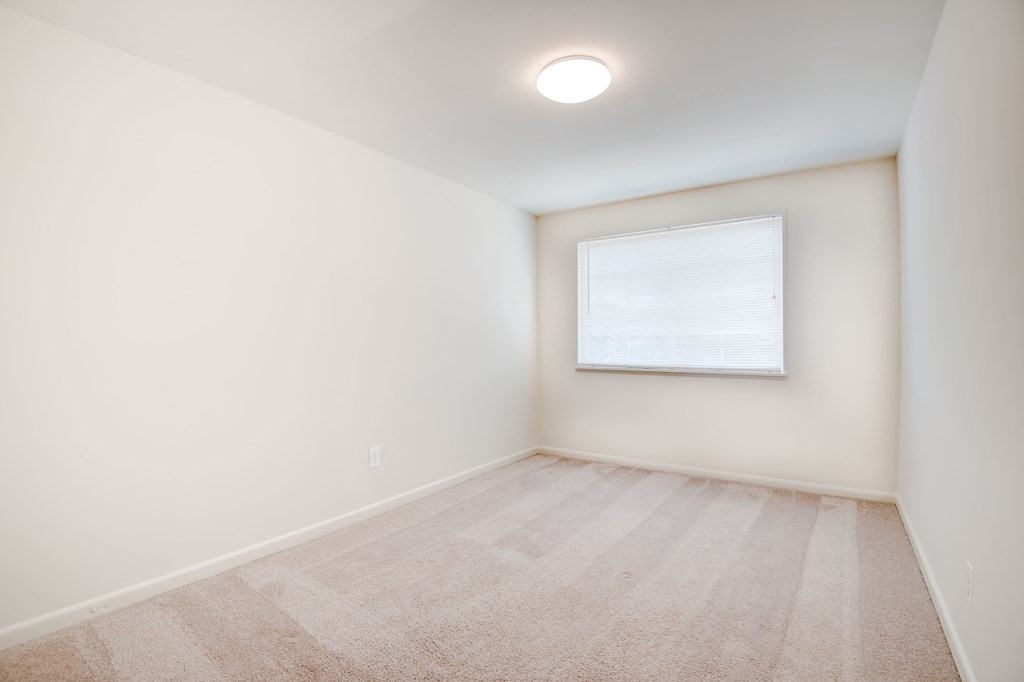 Window Coverings at The Fields of Old Town, Virginia, 22302