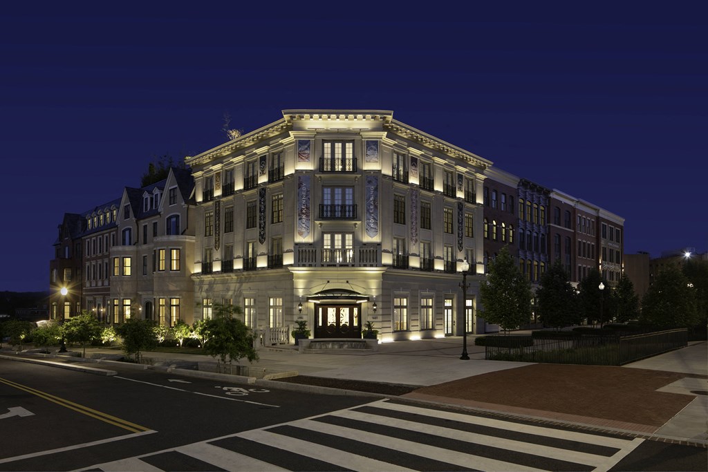 Nighttime view at Park Kennedy, Washington
