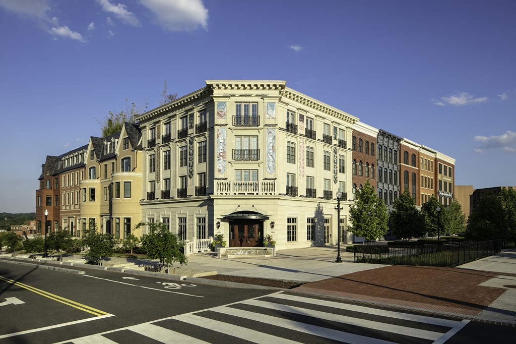 Wide Street View at Park Kennedy, Washington