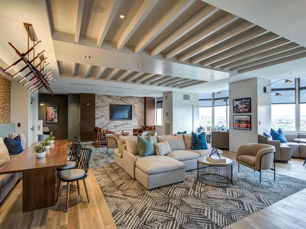 a li at Lincoln Old Town, Alexandria, 22314