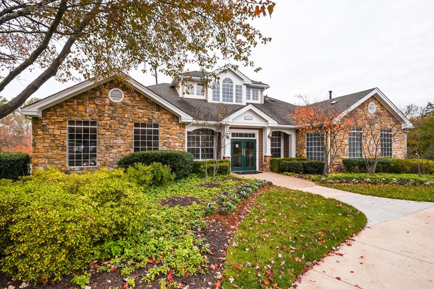 Cascades Overlook Apartments, 20803 Wallingford Square, Sterling, VA