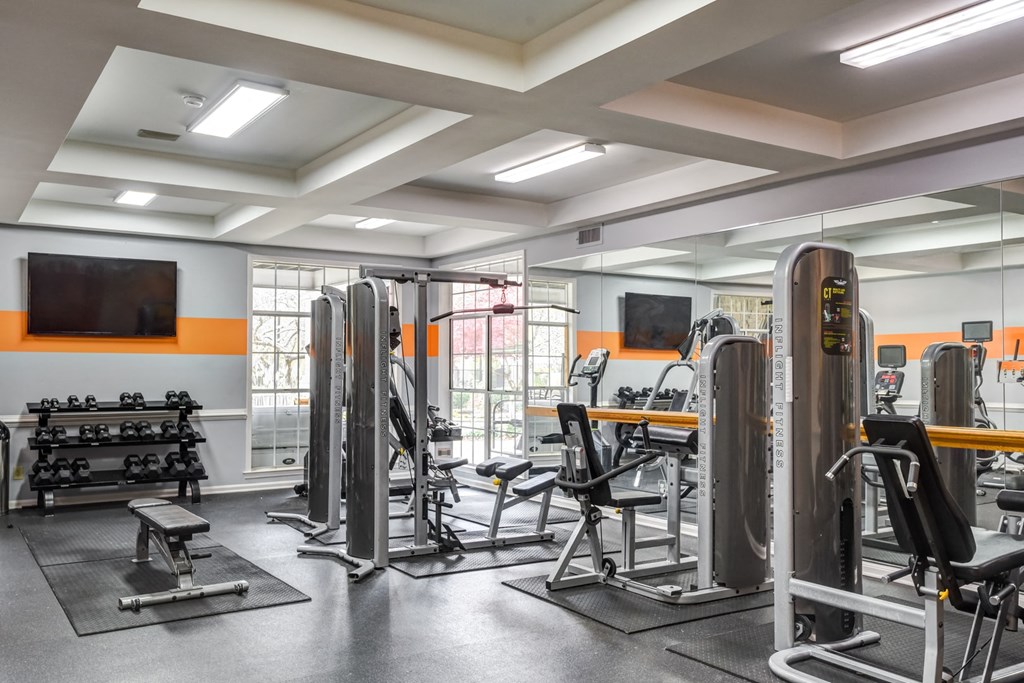 Fitness Center With Modern Equipment at Cascades Overlook, Virginia, 20165