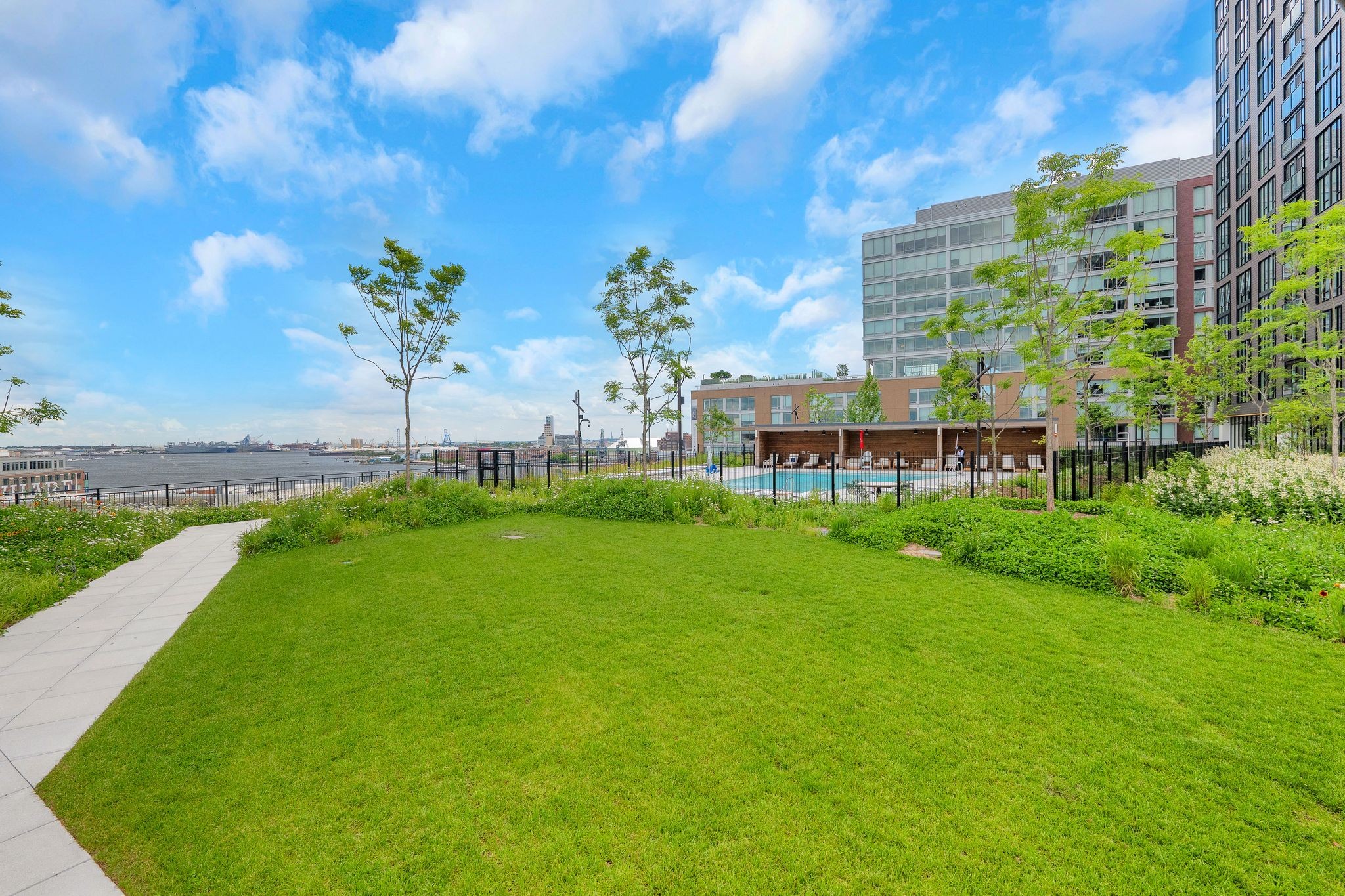 1402 Point Street Studio-3 Beds Apartment for Rent - Photo gallery 4