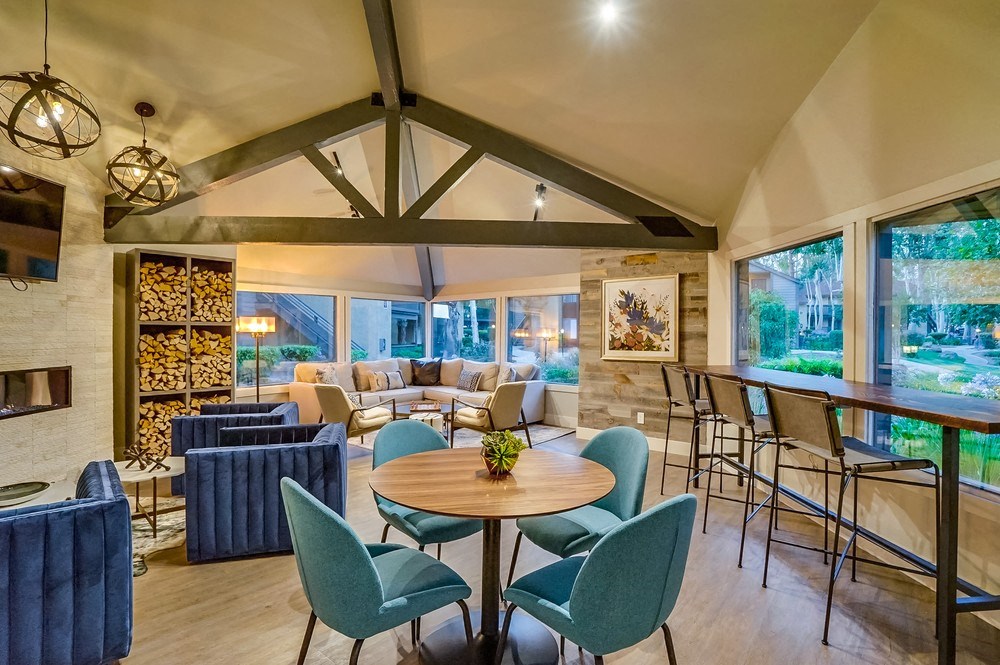 Resident Lounge With Wifi at The Trails at San Dimas, 444 N. Amelia Avenue