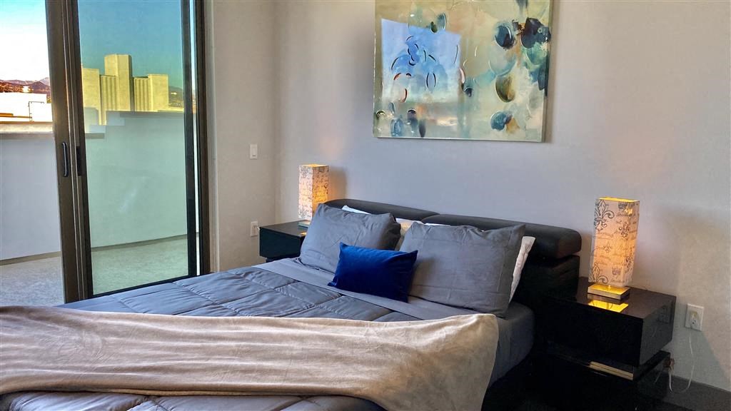 Gorgeous Bedroom at The Mansfield at Miracle Mile, Los Angeles, 90036