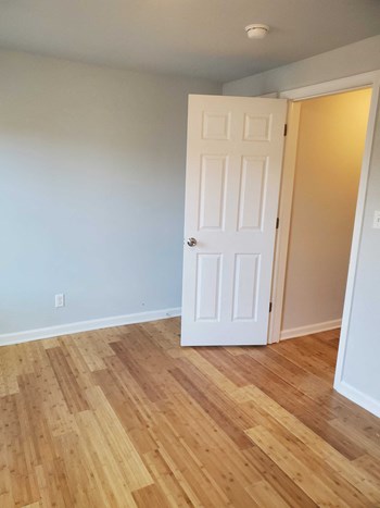 4814 Darrah St Studio Home, Affordable for Rent - Photo Gallery 3