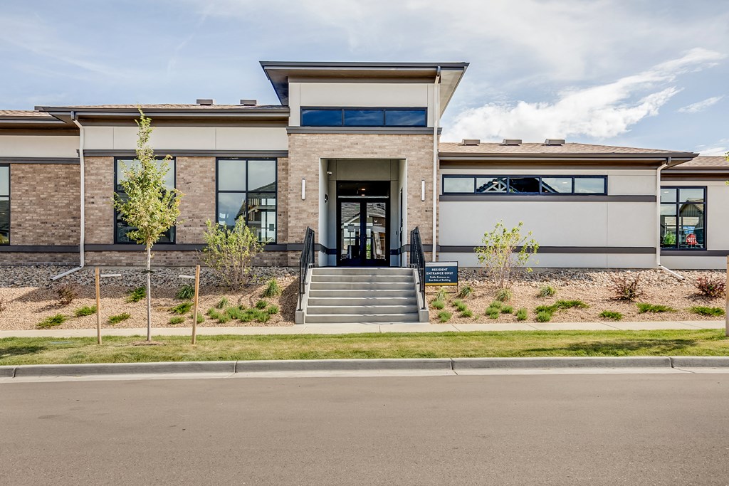 Leasing Office Exterior