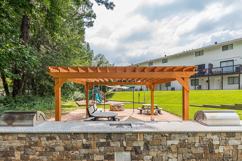 Firepit Grill Picnic Area  at Pinewood Townhomes, Tucker, GA, 30084