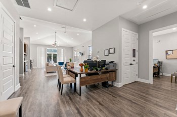 Leasing Office - Photo Gallery 38