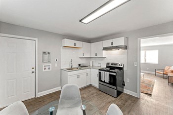 Stainless Steel Appliances Granite Countertops Soft Close Cabinetry - Photo Gallery 2