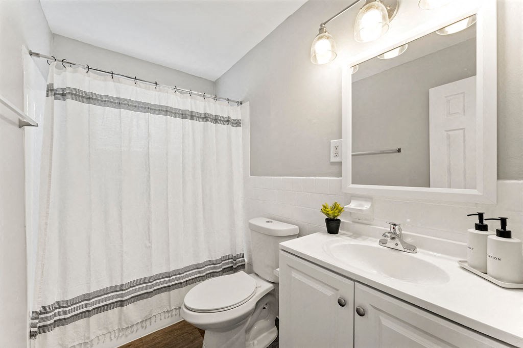 Renovated Bathroom Renovated Bathroom at Balfour East Lake, Atlanta, 30316
