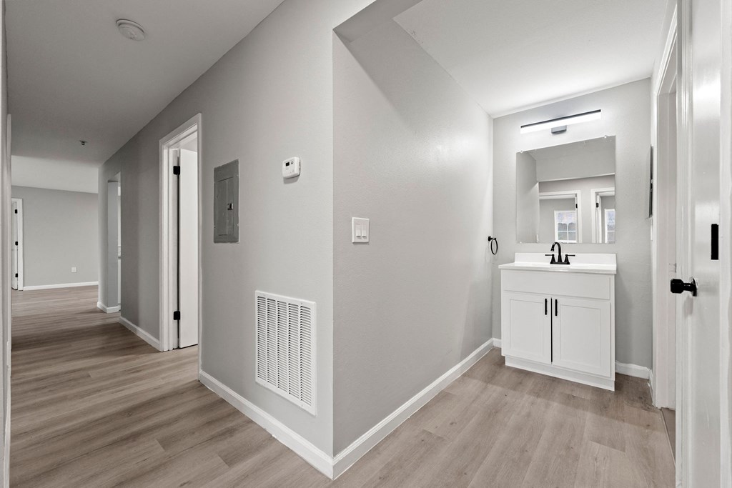 Bathroom Bathroom at 2000 Oasis  Apartments, Atlanta, 30316