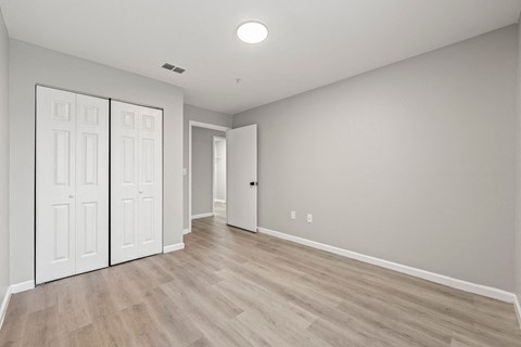 Master bedroom at 2000 Oasis  Apartments, Atlanta, 30316