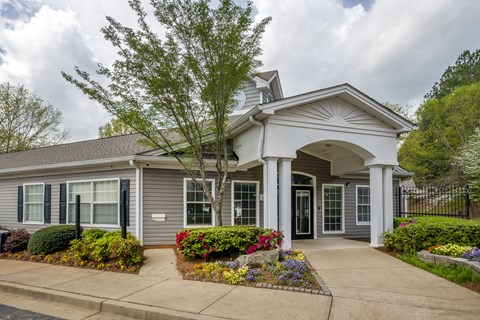 Leasing Center Exterior at Eastlake Gardens, Decatur, GA 30032