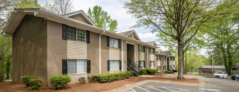 Exterior Landscape at Eastlake Gardens, Georgia