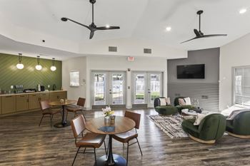 Clubroom With TV at Eastlake Gardens, Decatur, 30032