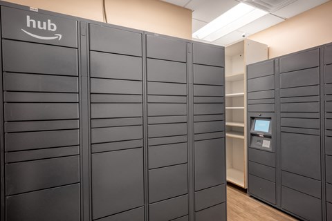 Onsite Parcel Lockers at ELEVATE Apartment Homes, Minneapolis