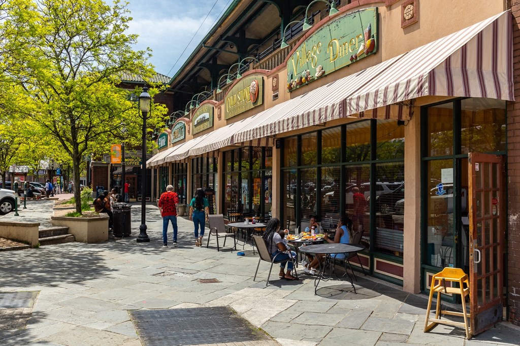 walking distance, shopping, retail, neighborhood, town, orange