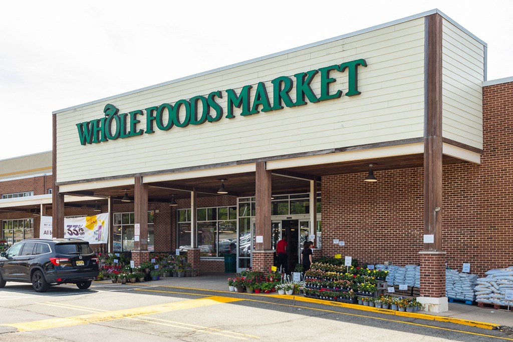 walking distance, shopping, retail, food, neighborhood, town, orange