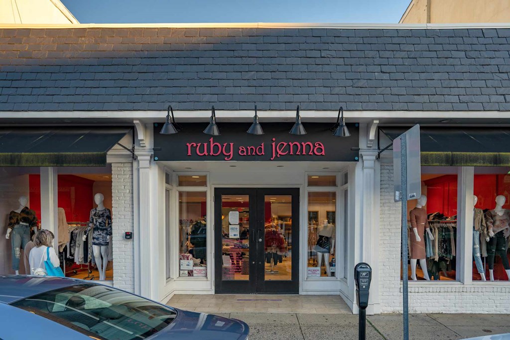 A storefront with the name "Ruby and Jenna" is visible.