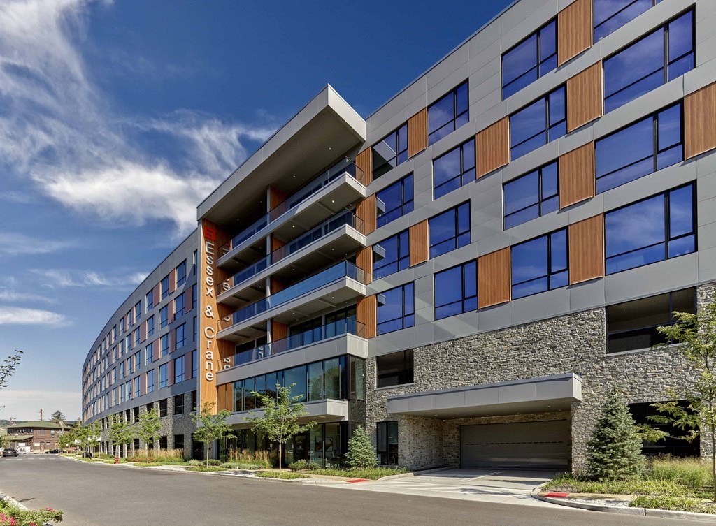 luxury apartment, orange new jersey, train station, close to train