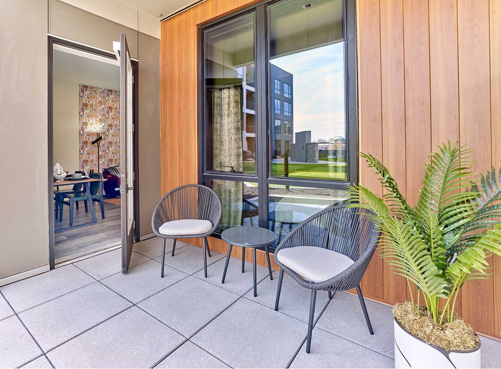 private terrace, private balcony, large one bedroom,