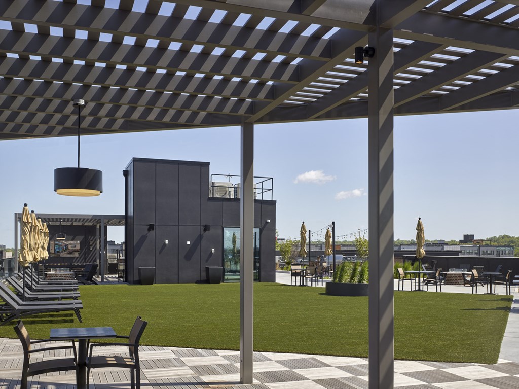 roof, rooftop, rooftop lounge, city view, outdoor seating, courtyard, outdoor lounge, chairs, lounge chairs