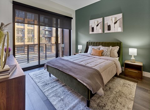 oversized windows, open layout, large bedroom, luxury homes newark,