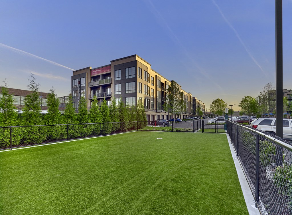 dog run, pet friendly