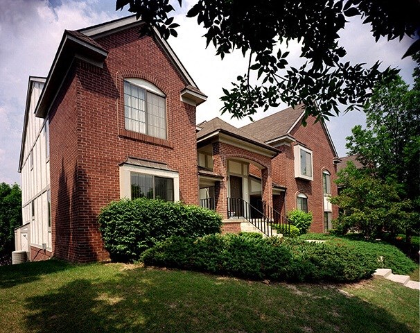 Accepts Pets, Dogs, Cats