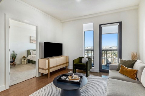 One Seven At Belleview Station