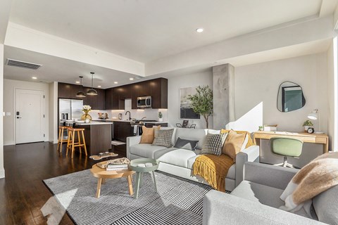 One Seven At Belleview Station