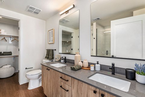 One Seven At Belleview Station