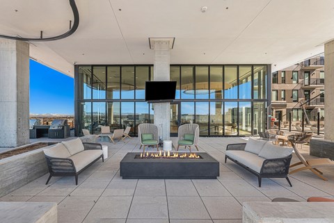 One Seven At Belleview Station