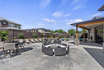Community Patio with Outdoor Kitchen