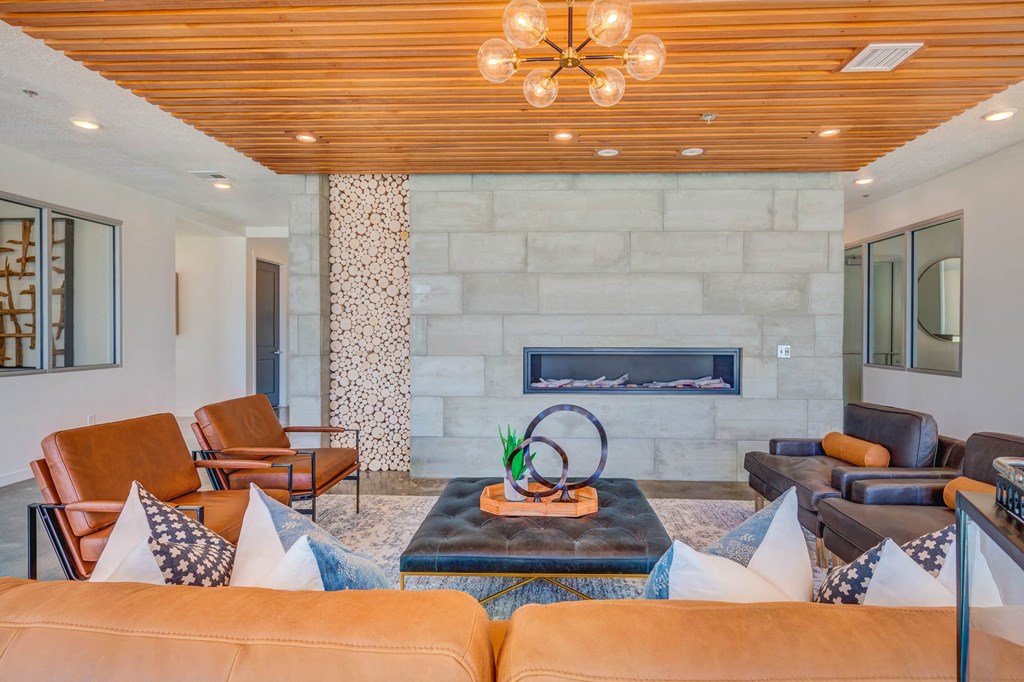 additional photo for property listing at chic digs with room to stretch out in the village 22 car