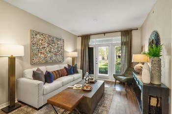 living room - Photo Gallery 6