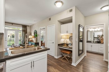 built-in desk - Photo Gallery 2